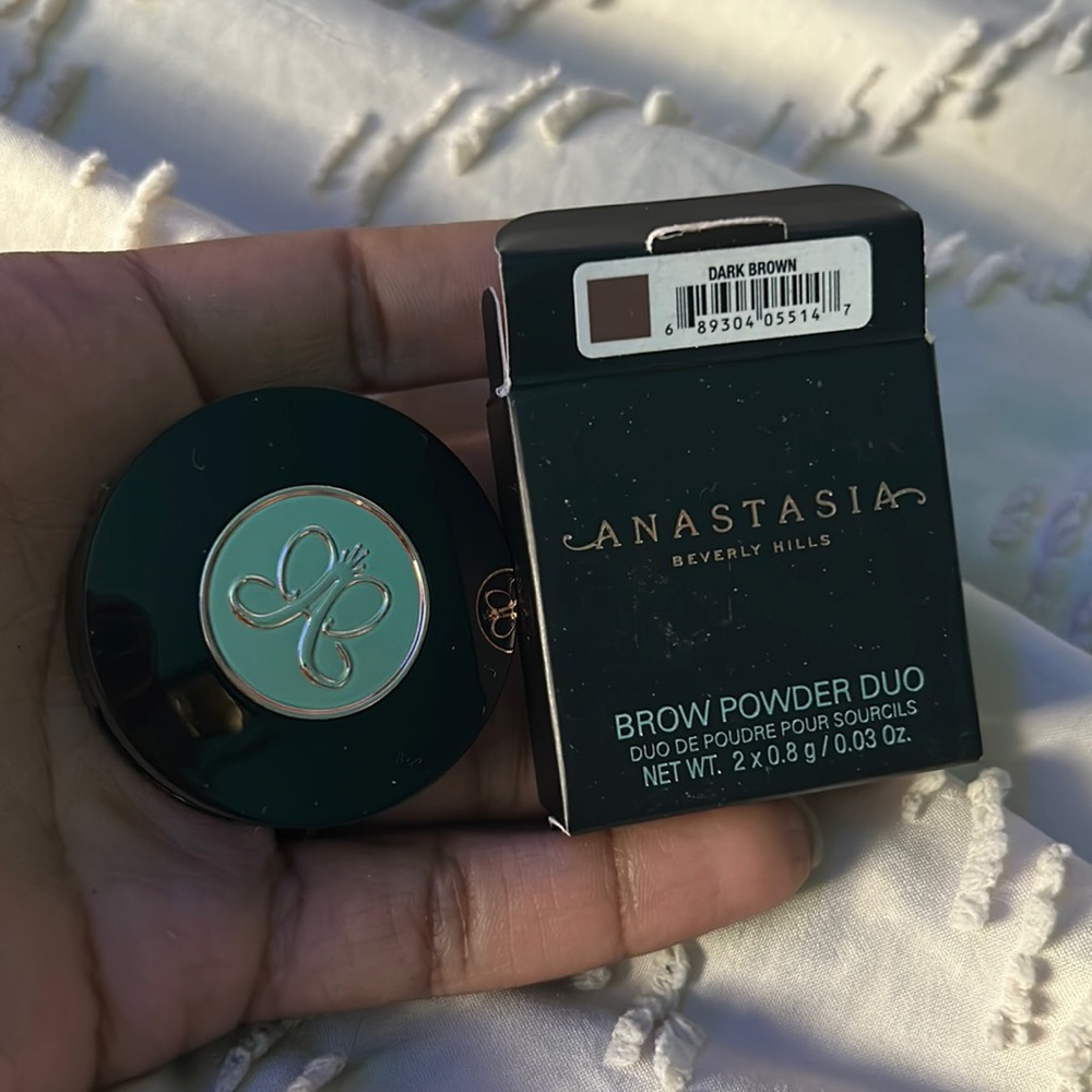 Anastasia Beverly hill brow powder